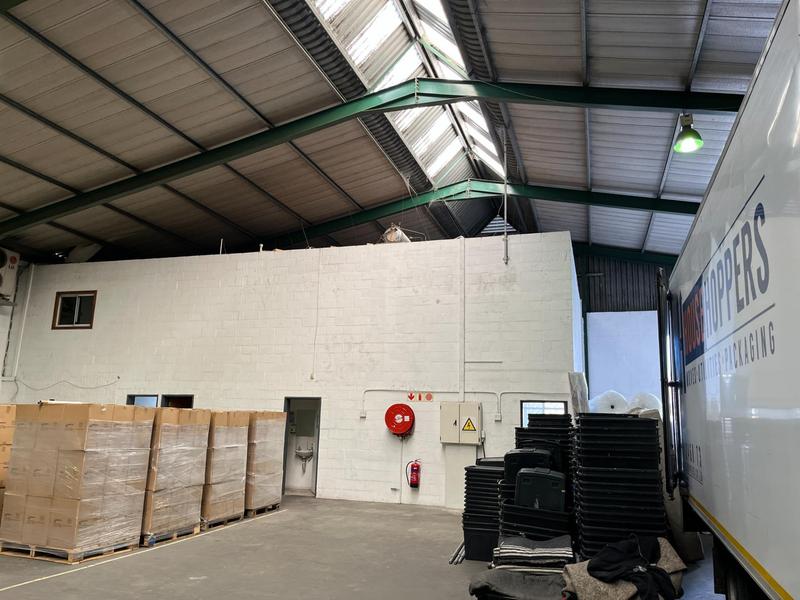 To Let Commercial Property for Rent in Killarney Gardens Western Cape
